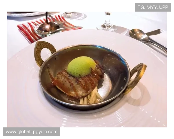 在ag广东会贵宾厅中体验高端餐饮服务，享受尊贵的用餐体验